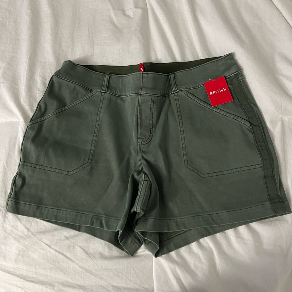 Spanx Women's Olive Green Stretch Utility Shorts